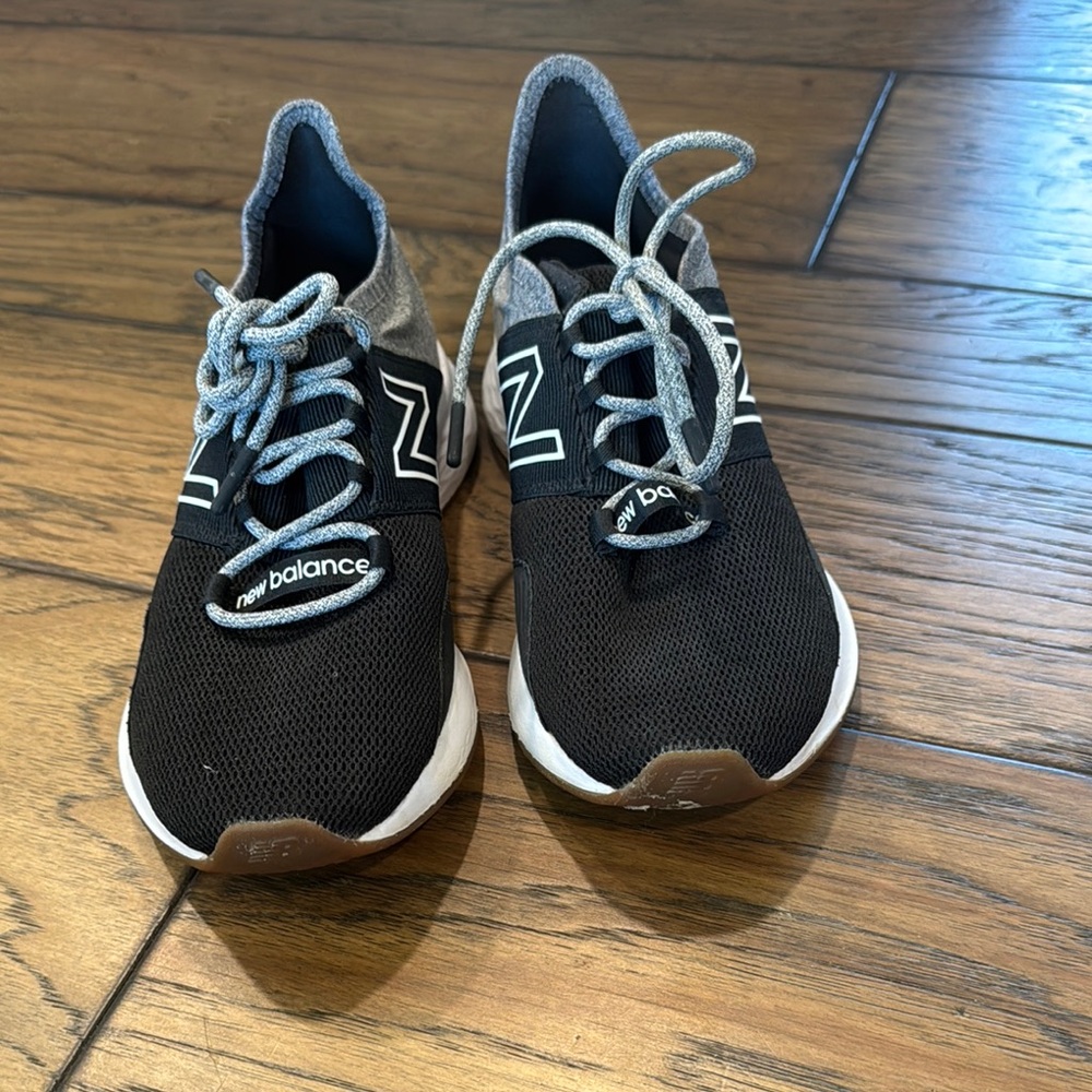 New Balance Black and Gray Sneakers Lightweight Athletic Design